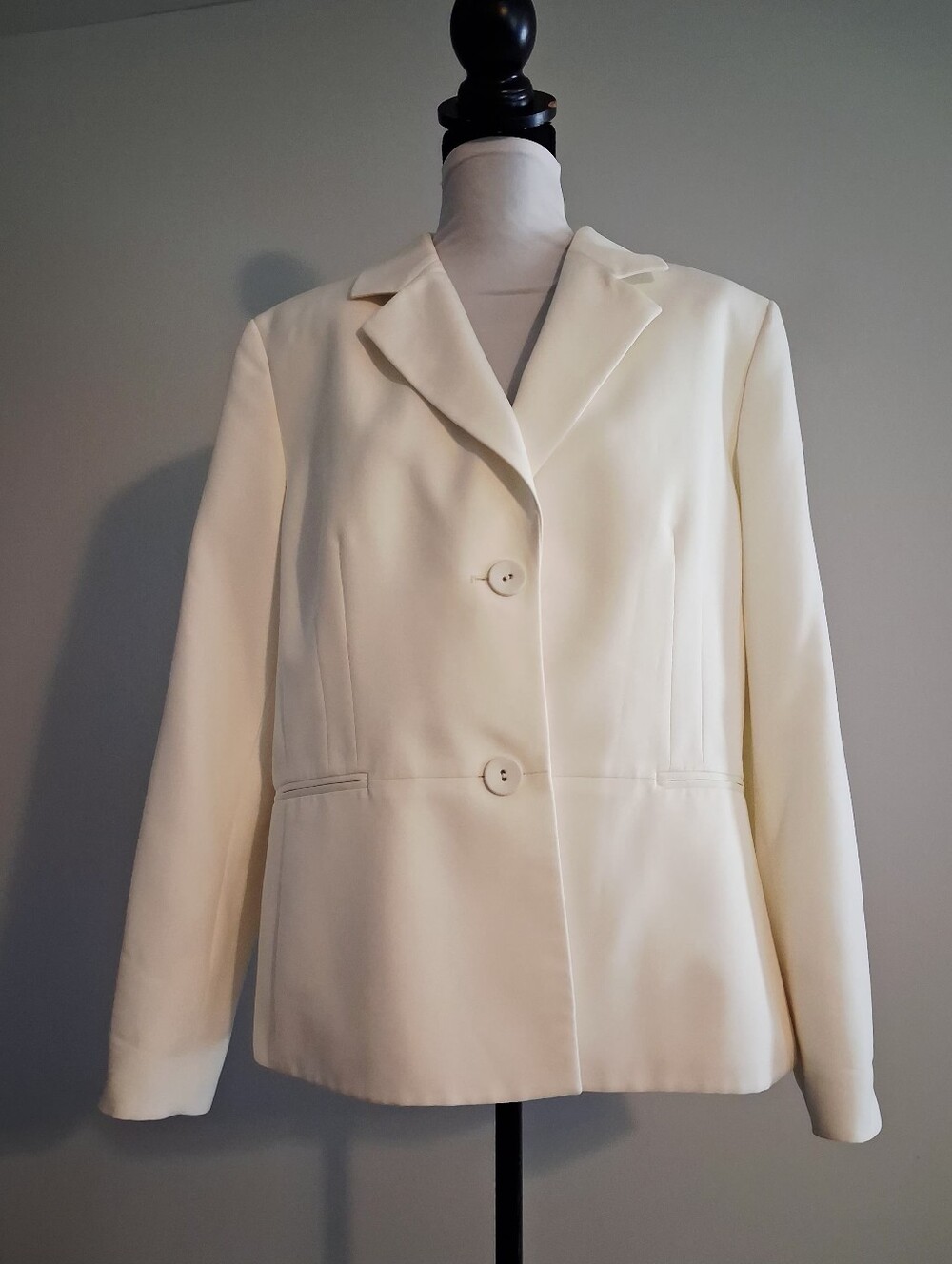 Kasper Cream Two-Button Notch Lapel Blazer Womens Size 18